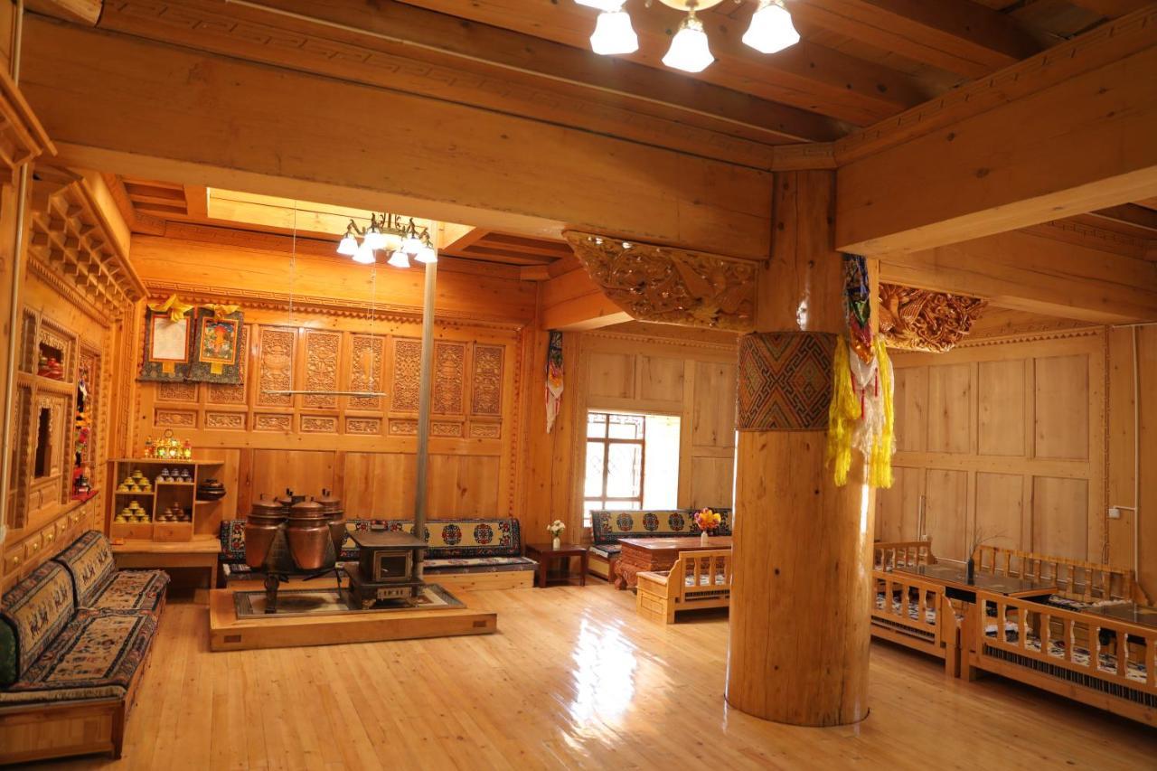 Aurora Hotel Shangri-La Bagian luar foto